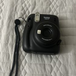 Instax Mini 11 Polaroid Camera Black