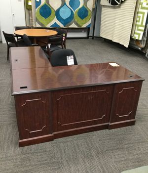 Plantation Style Desk Right Return For Sale In Pompano Beach Fl