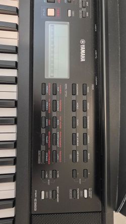 Yamaha piano 61 touch sensitive keys PSR- E383