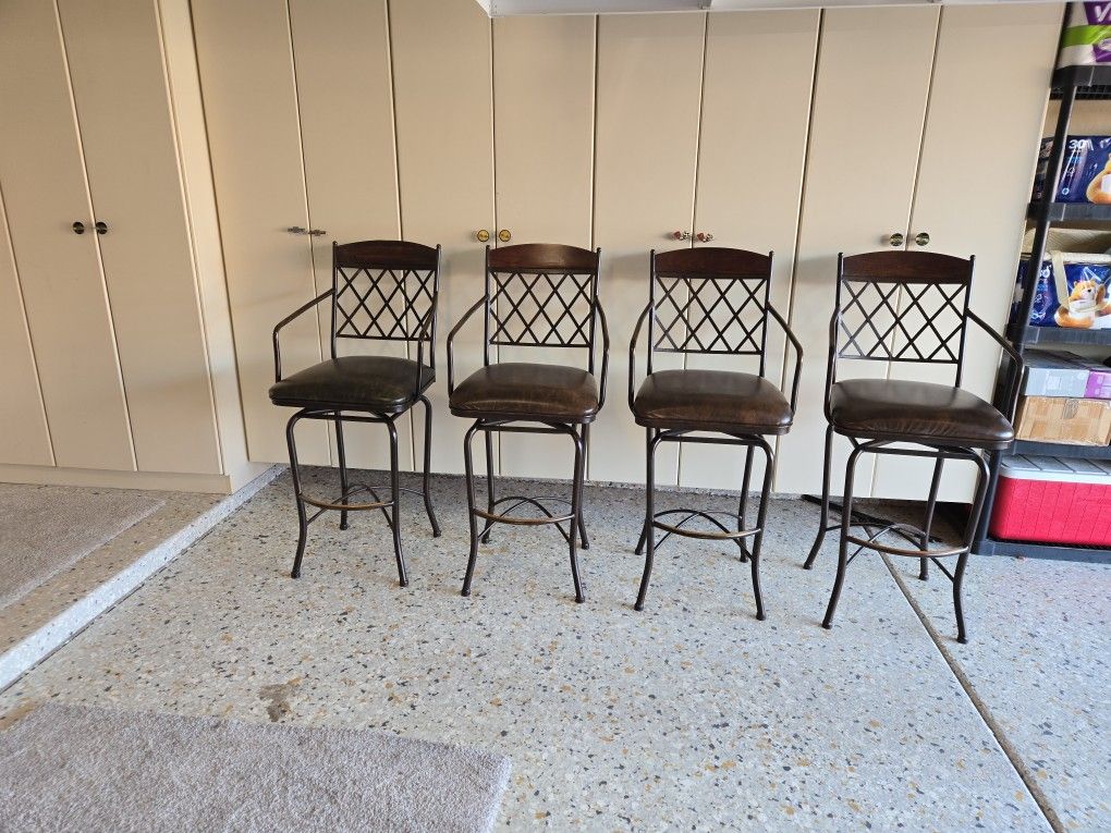 4 barstools.
