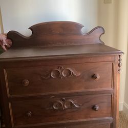 Antique 3 Drawer Chest. 