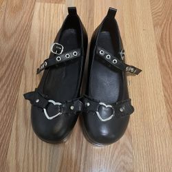 Black Grunge Bat Wing Heart Platform
