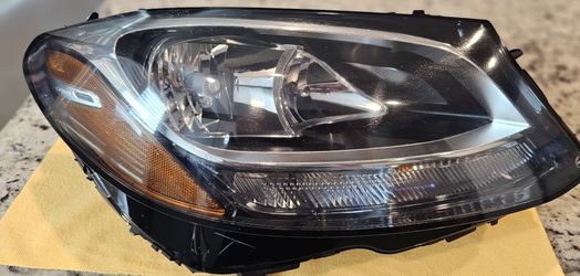 Headlight Assemblies L & R Mercedes Benz C  300
