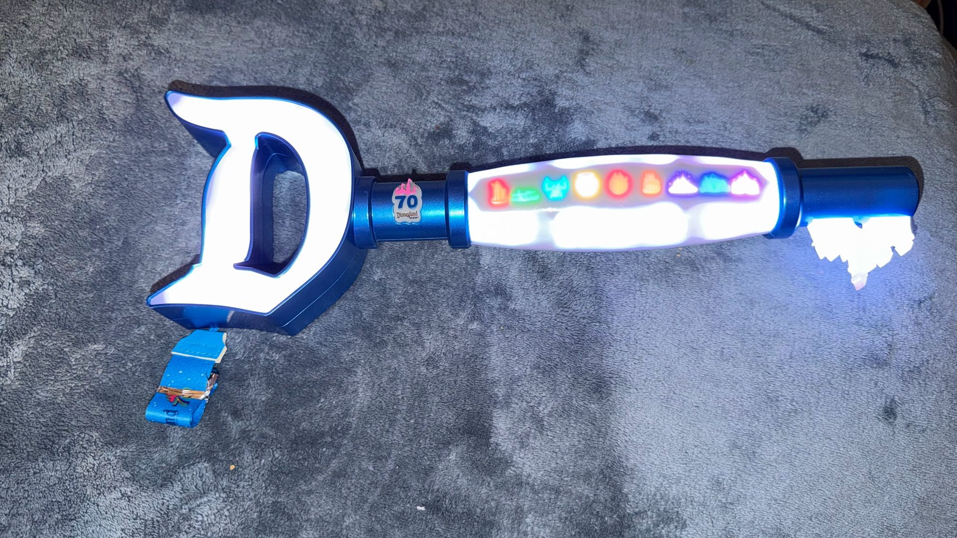 Disneyland 70 Interactive Key - Light Up And Sounds - No Pin