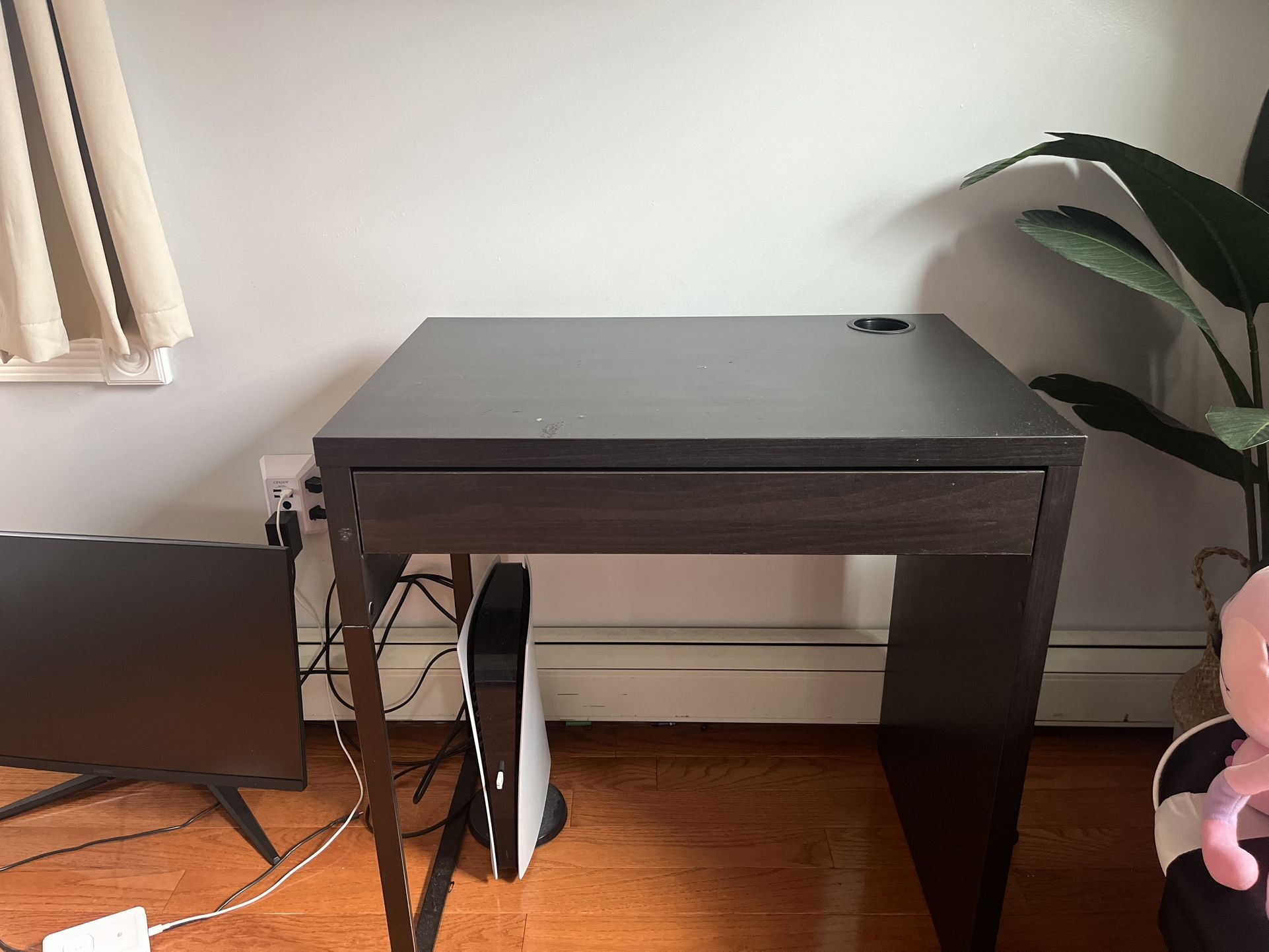 Make Up Desk