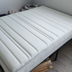 Full Size Bed (FRAME & MATRESS)