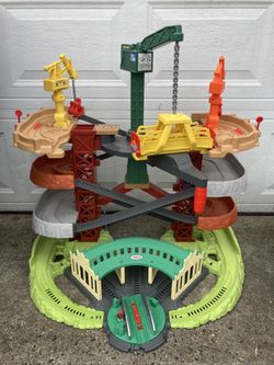 Trains & Cranes Super Tower - Thomas Train