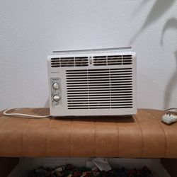 Frigidaire Window-Mounted Air Conditioner