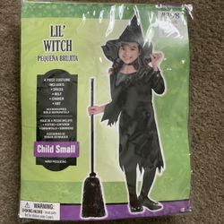Girls witch costume 