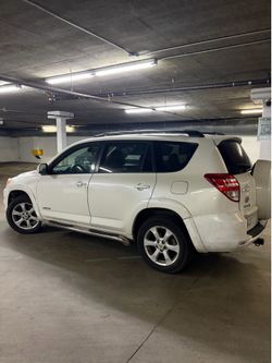 2011 Toyota RAV4 Sport v6