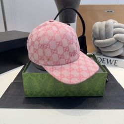 A classic versatile hat