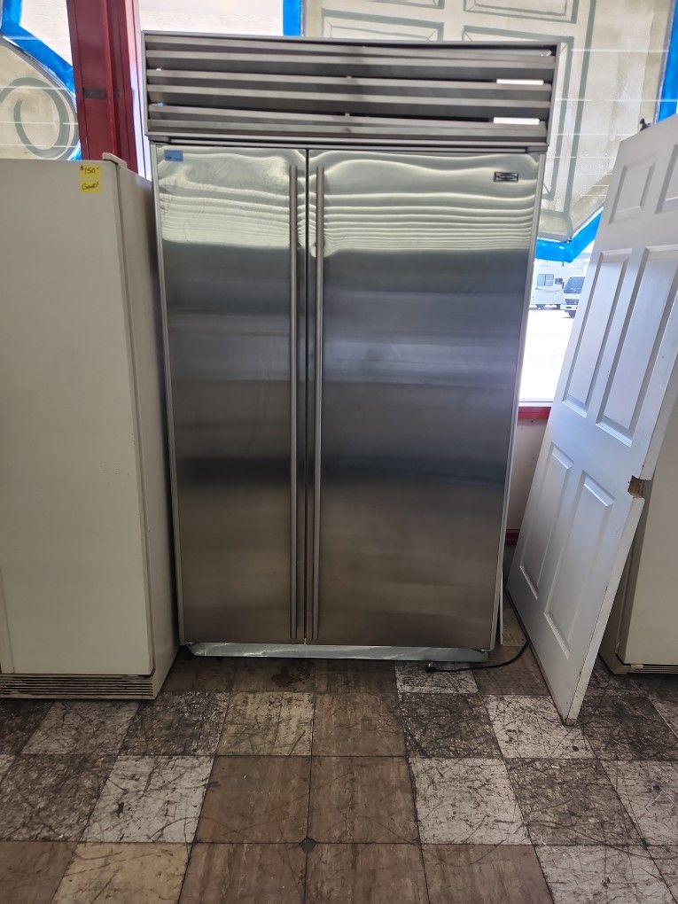 Sub Zero Fridge/freezer