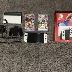  Switch OLED 64gb White Bundle With Two Games