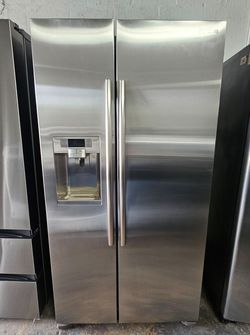 SAMSUNG REFRIGERATOR. 36"