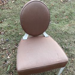 Round Back Chair 
