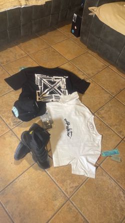 Shirts. Hat.    Short