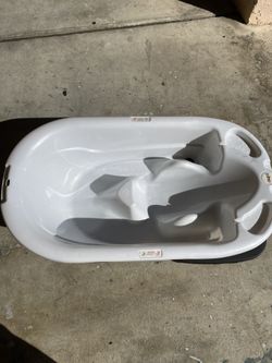 Baby bath tub
