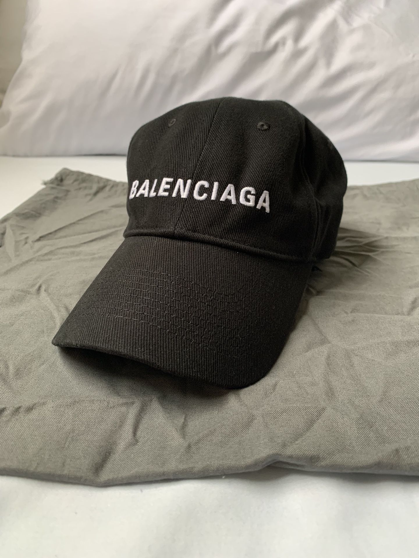 fest træthed græs Balenciaga Cap IN Black for Sale in Costa Mesa, CA - OfferUp