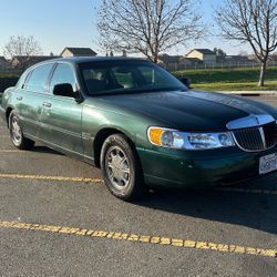 1999 Lincoln Town Car