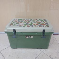 Yeti Tundra 45 Limited Edition Tan Camo Cooler