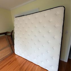 King Mattress – LIKE NEW | Never Slept On | Only Used for Home Staging