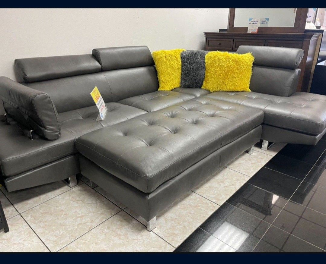*Weekend Special!!!*---Sleek Ibiza Gray Leather Sectional Sofa W/Ottoman---Delivery And Financing Available😉