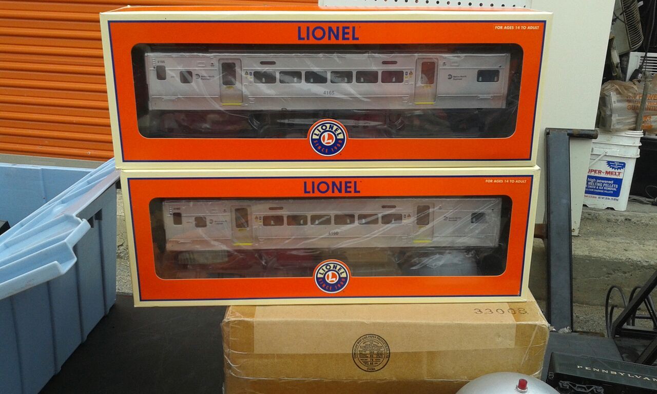Lionel metro north m7 add on cars