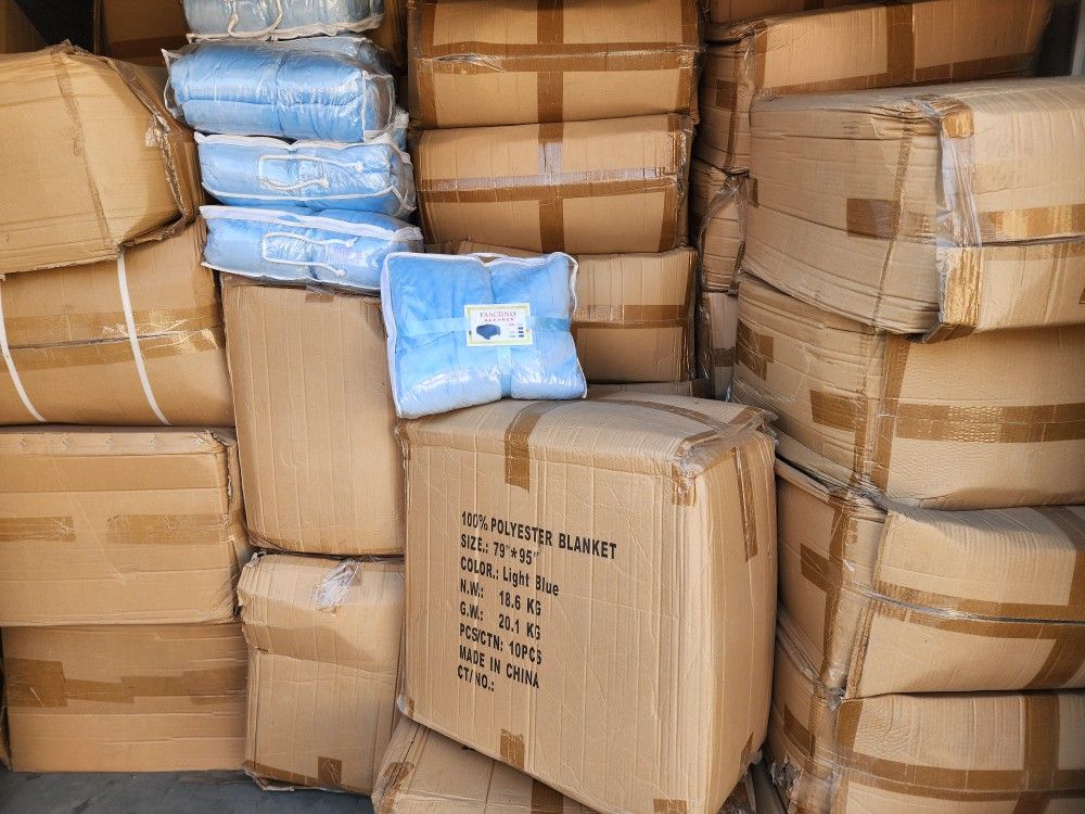 Light Blue Full / Queen Soft Velour Blanket Throws