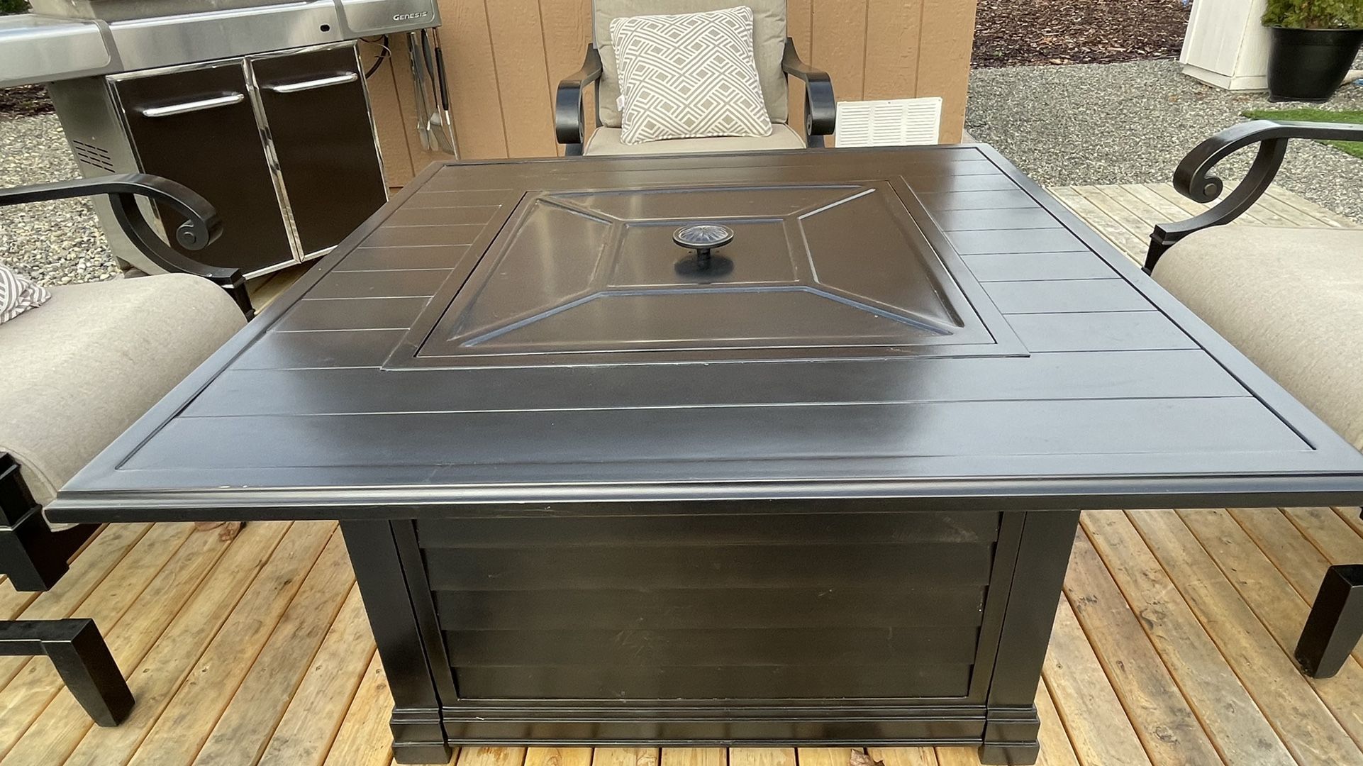 Sunvilla Patio Fire Table & Chat Set for Sale in Bonney Lake, WA OfferUp