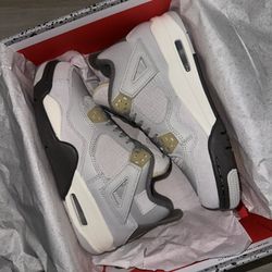 Jordan 4 Photon Dust Size 6Y / 7.5 Women