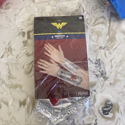 Wonder Women Gauntlets 