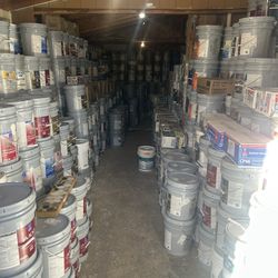 Tengo mas pinturas y caulking  I have more paint and caulking  Interior and exterior 