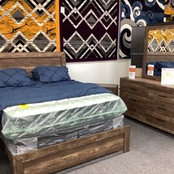 Queen Size Bed Set $499