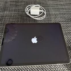 PENDING PICKUP - iPad Air 5th Generation - 64 Gb 