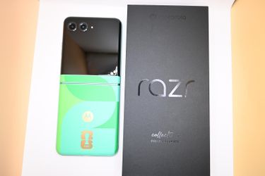 Motorola RAZR FIFA World Cup 2026 edition $300