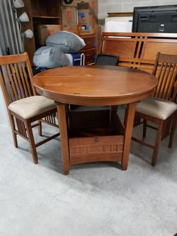 Dinning room Table with 4 Chairs