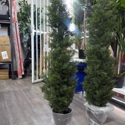 Pinos de 4 pies nuevos Twins para decoracion fake plants New 4-foot pines Twins for decoration fake plants
