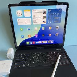 Apple IPad Pro 12.9” 5th Generation (M1 chip/ Face ID/2021) 128GB with pen, keyboard & Accessories 