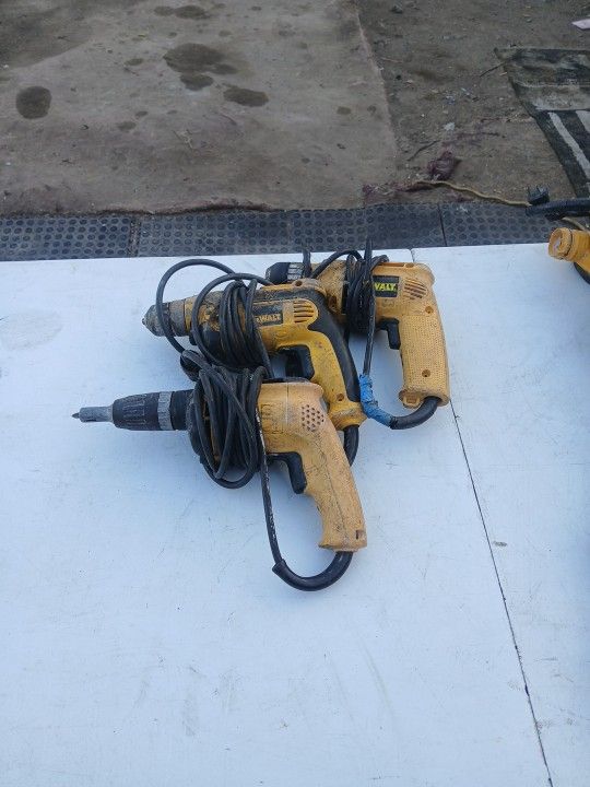 DE WALT DRILLS 10$ EACH