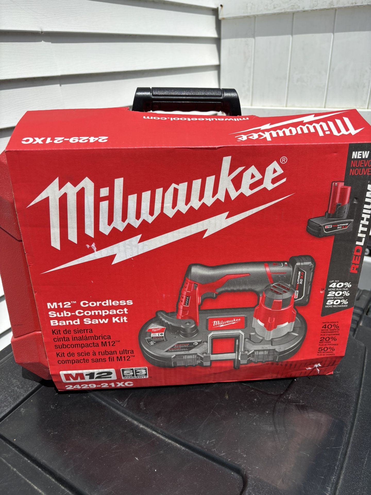 Milwaukee M12 cordless bandsaw kit