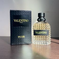 Valentino Yellow Dream 