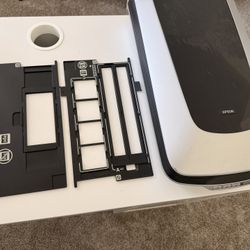 Epson 4490 Film & Photo Scanner (35 & 120mm Negatives)