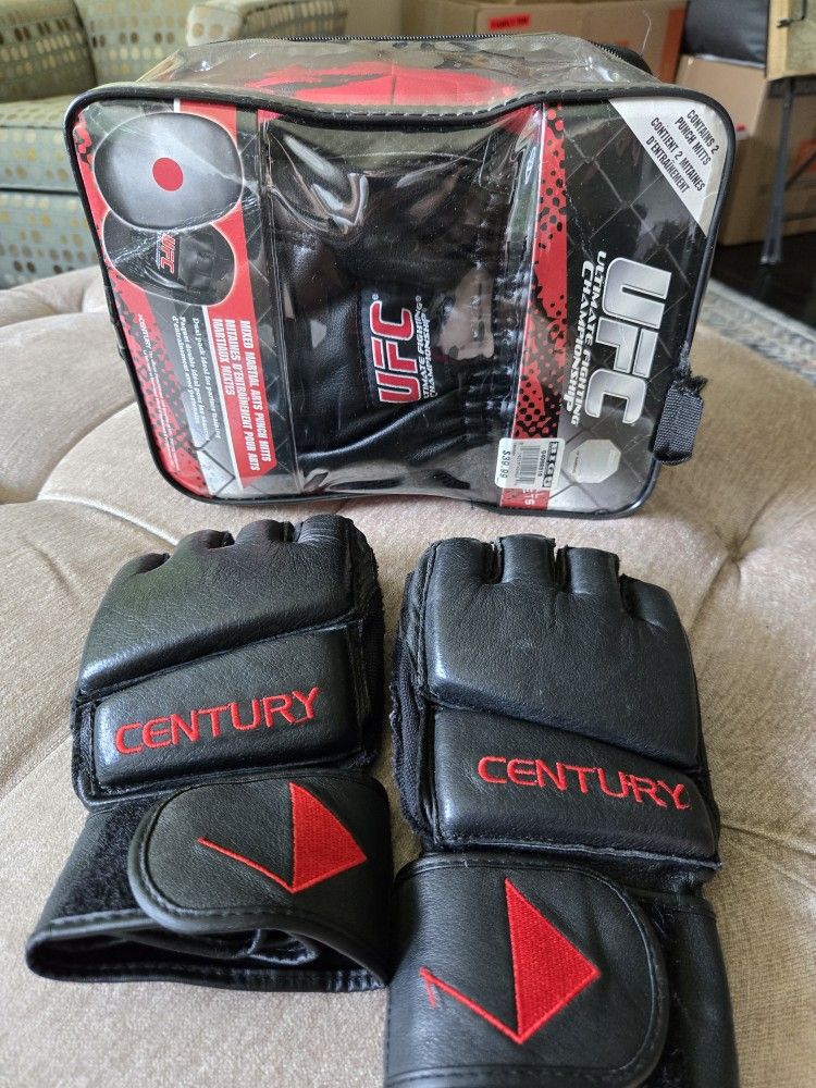 Boxing Pumch Mitts & Sparring Gloves