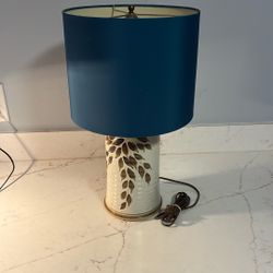Table Lamp - PLEASE READ ENTIRE DESCRIPTION BELOW 👇 (Milwaukie,OR)