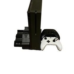 Xbox One S Bundle – 2 Controllers + Charger & Cables