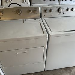 Kenmore Washer And Kenmore Eléctric Dryer 