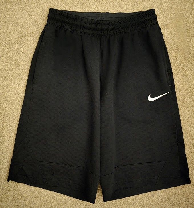 GUYS NIKE SHORTS 