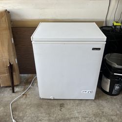 Magic Chef Chest Freezer