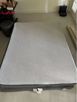 Casper Queen Memory Foam Mattress (Costco)