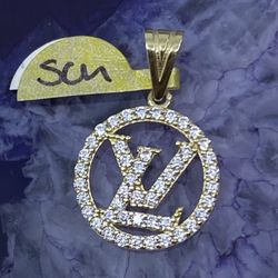 $200 Yellow Gold W Zirconia Louis Vuitton Charm Pendant